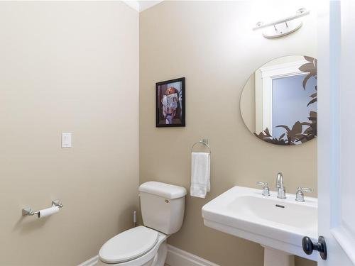 375 Point Ideal Dr, Lake Cowichan, BC - Indoor Photo Showing Bathroom