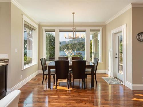 375 Point Ideal Dr, Lake Cowichan, BC - Indoor Photo Showing Dining Room