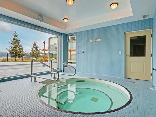 370-6995 Nordin Rd, Sooke, BC - Indoor Photo Showing Other Room With In Ground Pool