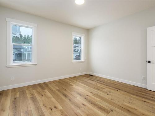 3406 Nikkei Pl, Cumberland, BC - Indoor Photo Showing Other Room
