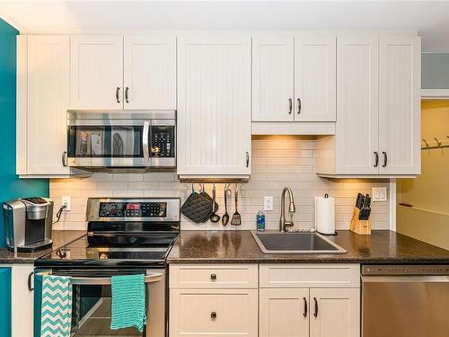 2383 Setchfield Ave, Langford, BC - Indoor Photo Showing Kitchen