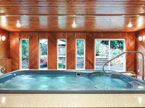 680 Totem Cres, Comox, BC - Indoor Photo Showing Other Room With In Ground Pool