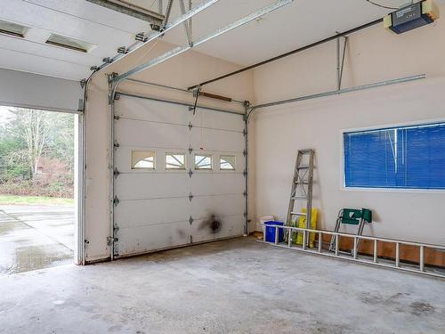 5084 Arden Rd, Port Alberni, BC - Indoor Photo Showing Garage