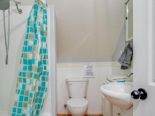 5084 Arden Rd, Port Alberni, BC - Indoor Photo Showing Bathroom