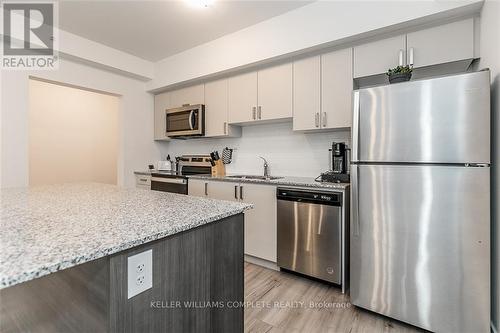 #207 -1 Chef Lane, Barrie, ON - Indoor Photo Showing Kitchen With Upgraded Kitchen