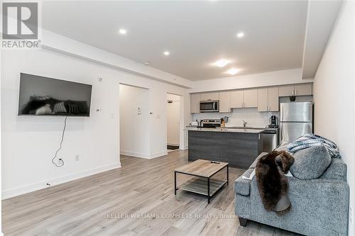 #207 -1 Chef Lane, Barrie, ON - Indoor Photo Showing Other Room