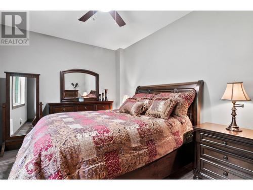 514 Cedar Street, Sicamous, BC - Indoor Photo Showing Bedroom