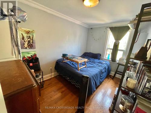 1756 Queen Street E, Toronto, ON - Indoor Photo Showing Bedroom