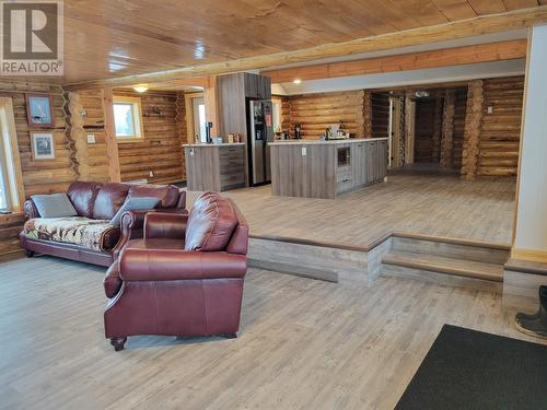 10523 Nithi Pit Road, Fraser Lake, BC - Indoor Photo Showing Living Room