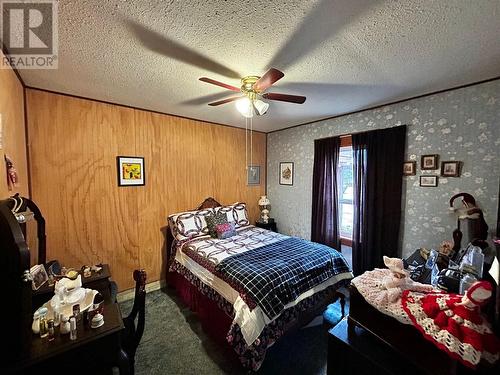 2959 Seaman Road, Falkland, BC - Indoor Photo Showing Bedroom