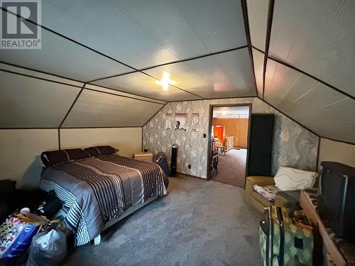 2959 Seaman Road, Falkland, BC - Indoor Photo Showing Bedroom