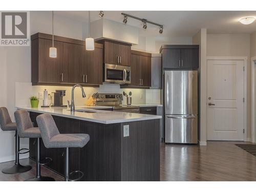 3733 Casorso Road Unit# 418, Kelowna, BC - Indoor Photo Showing Kitchen With Stainless Steel Kitchen With Upgraded Kitchen
