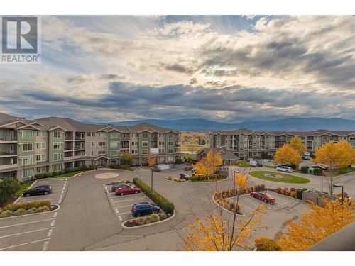 3733 Casorso Road Unit# 418, Kelowna, BC - Outdoor With View