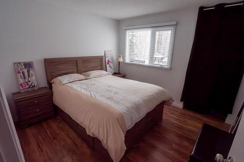 203 - 880 Wordsworth Avenue, Warfield, BC - Indoor Photo Showing Bedroom