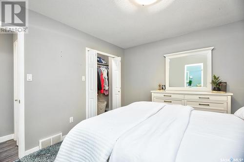 2 Jaeger Bay, Prince Albert, SK - Indoor Photo Showing Bedroom