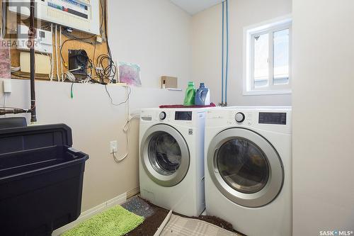 2 Jaeger Bay, Prince Albert, SK - Indoor Photo Showing Laundry Room