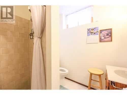 823 91St Street Street, Osoyoos, BC - Indoor Photo Showing Bathroom