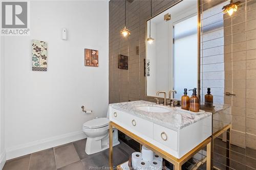3720 Donato Drive, Lasalle, ON - Indoor Photo Showing Bathroom