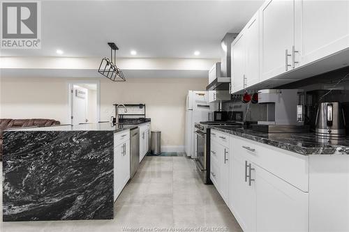 3720 Donato Drive, Lasalle, ON - Indoor Photo Showing Kitchen