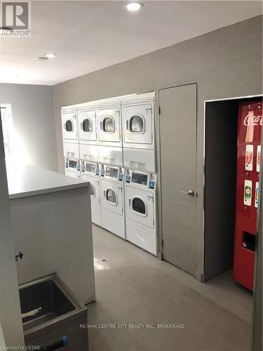 102 - 563 Mornington Avenue, London, ON - Indoor Photo Showing Laundry Room