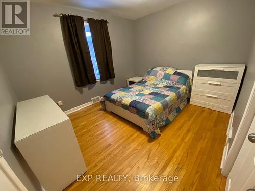 6332 Dunn St, Niagara Falls, ON - Indoor Photo Showing Bedroom