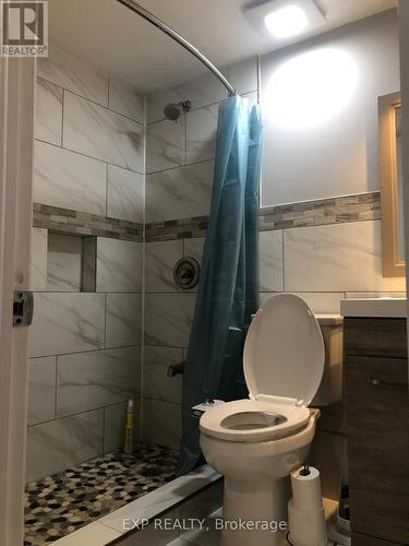6332 Dunn St, Niagara Falls, ON - Indoor Photo Showing Bathroom