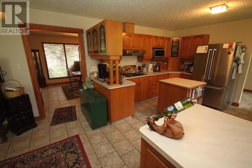 4301 Mclean Creek Road, Okanagan Falls, BC - Indoor Photo Showing Kitchen