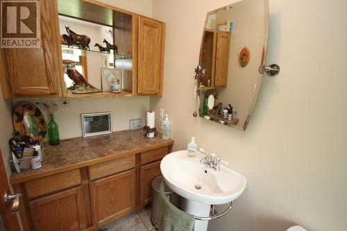 4301 Mclean Creek Road, Okanagan Falls, BC - Indoor Photo Showing Bathroom