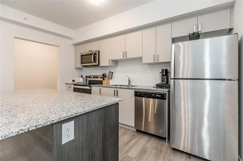 1 Chef Lane|Unit #207, Barrie, ON - Indoor Photo Showing Kitchen With Double Sink With Upgraded Kitchen