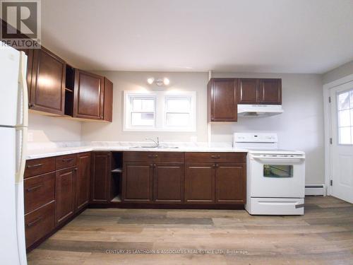 A - 326 Sidney Street, Quinte West, ON - Indoor Photo Showing Kitchen