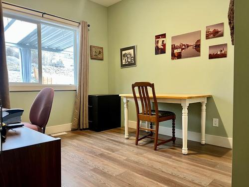 738 Hawkview Drive, Creston, BC - Indoor Photo Showing Office