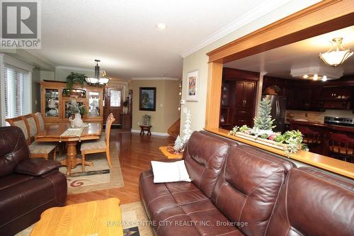89 Echoridge Drive, Brampton, ON - Indoor Photo Showing Living Room