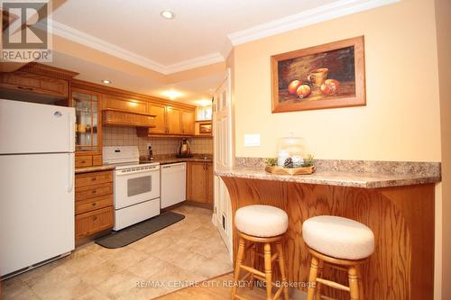 89 Echoridge Drive, Brampton, ON - Indoor Photo Showing Kitchen