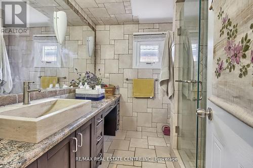 4484 Jenkins Cres, Mississauga, ON - Indoor Photo Showing Bathroom