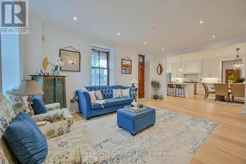 4 Robert Wilson Street, Caledon, ON - Indoor Photo Showing Living Room