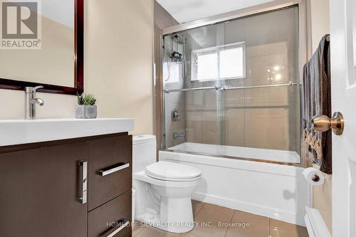25 Briar Path, Brampton, ON - Indoor Photo Showing Bathroom