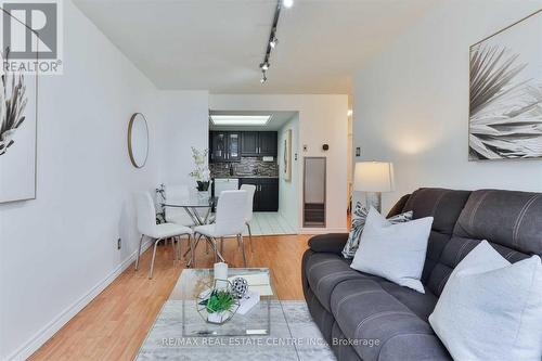 103 - 4450 Tucana Court, Mississauga, ON - Indoor Photo Showing Living Room
