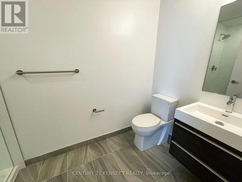 405 - 181 Bedford Road, Toronto, ON - Indoor Photo Showing Bathroom