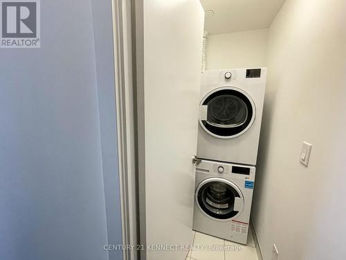 405 - 181 Bedford Road, Toronto, ON - Indoor Photo Showing Laundry Room
