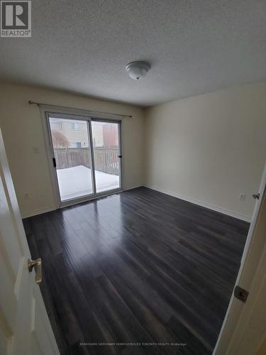39 Red Oak Drive, Barrie, ON - Indoor Photo Showing Other Room