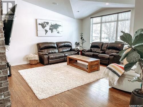 701 Sumner Street, Esterhazy, SK - Indoor Photo Showing Living Room