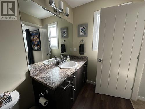 500 Similkameen Avenue, Princeton, BC - Indoor Photo Showing Bathroom