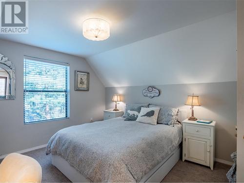 105 Stage Coach Road, Keremeos, BC - Indoor Photo Showing Bedroom