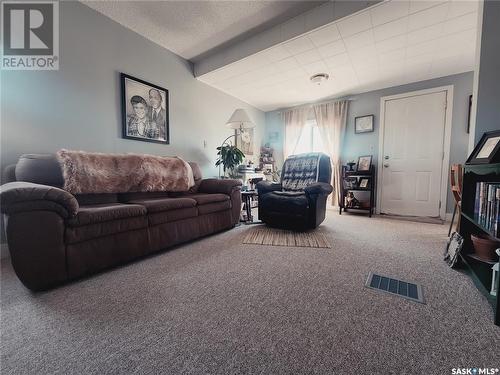 660 3Rd Avenue W, Melville, SK - Indoor Photo Showing Living Room