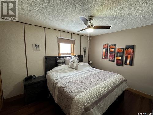 214 4Th Avenue W, Biggar, SK - Indoor Photo Showing Bedroom