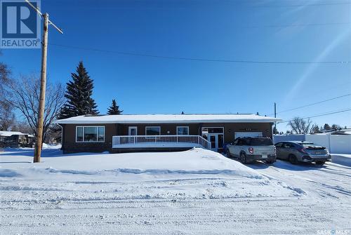 573 8Th Avenue W, Melville, SK - Outdoor With Deck Patio Veranda