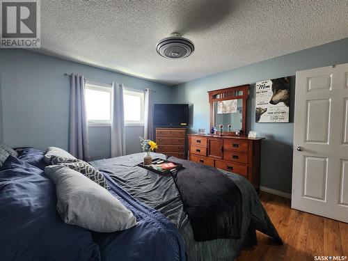 573 8Th Avenue W, Melville, SK - Indoor Photo Showing Bedroom