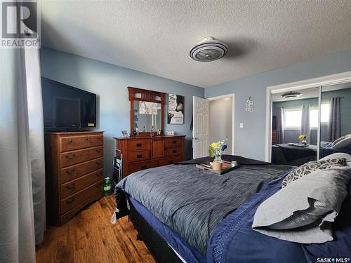 573 8Th Avenue W, Melville, SK - Indoor Photo Showing Bedroom