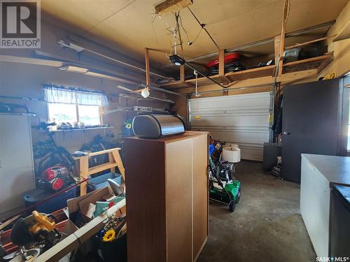 573 8Th Avenue W, Melville, SK - Indoor Photo Showing Garage