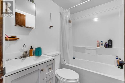314-316 Marlborough Street, Cornwall, ON - Indoor Photo Showing Bathroom